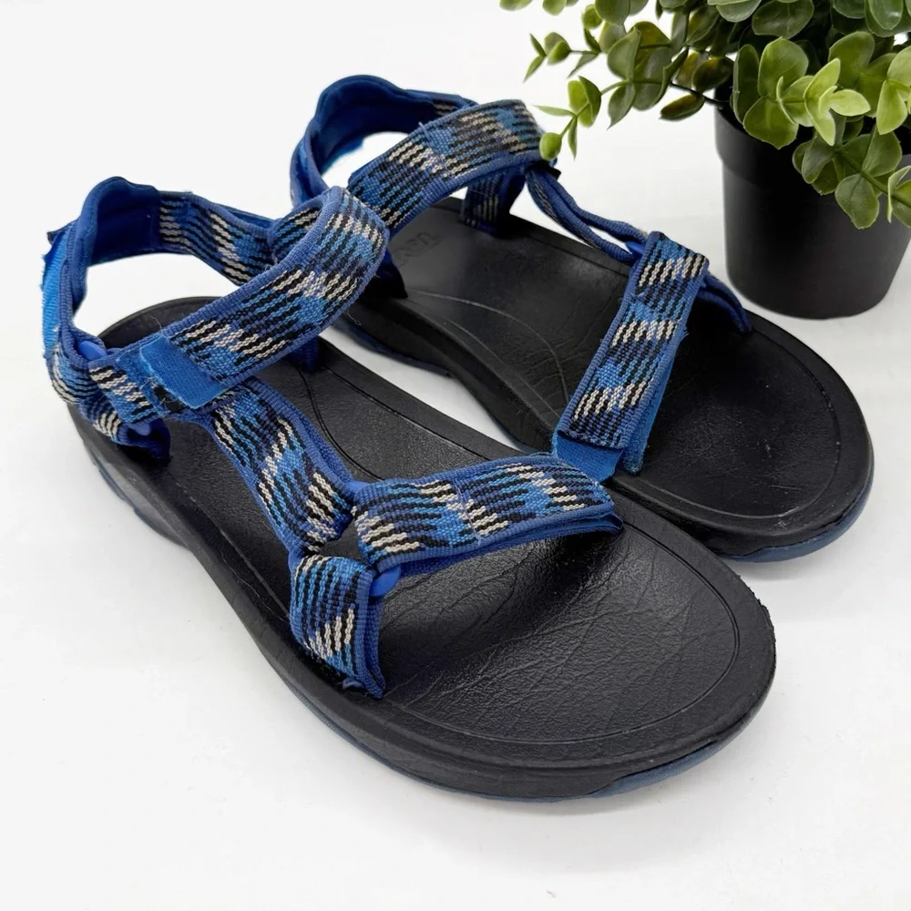 Teva Youth Hurricane XLT 2 Sandal Size 4 Blue Outdoor Gorpcore Hiking Camping